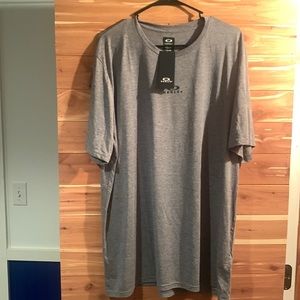 brand new oakley shirt